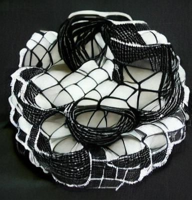 Sleek Black and White Netted Pattern