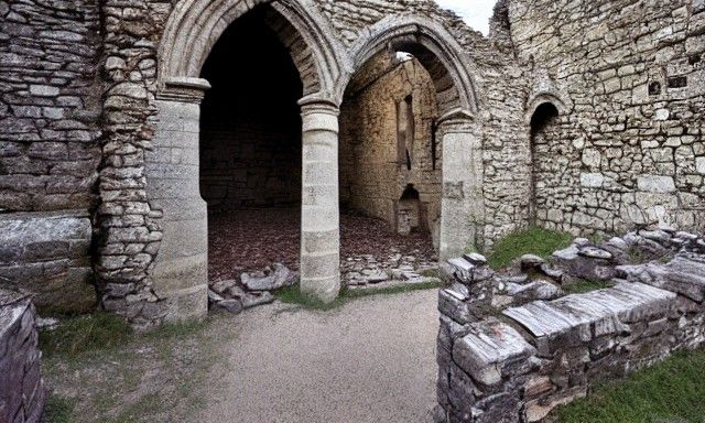 Medieval Castle Ruins: A Timeless Scene