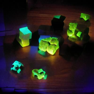 Phosphorescent Cubes in the Dark