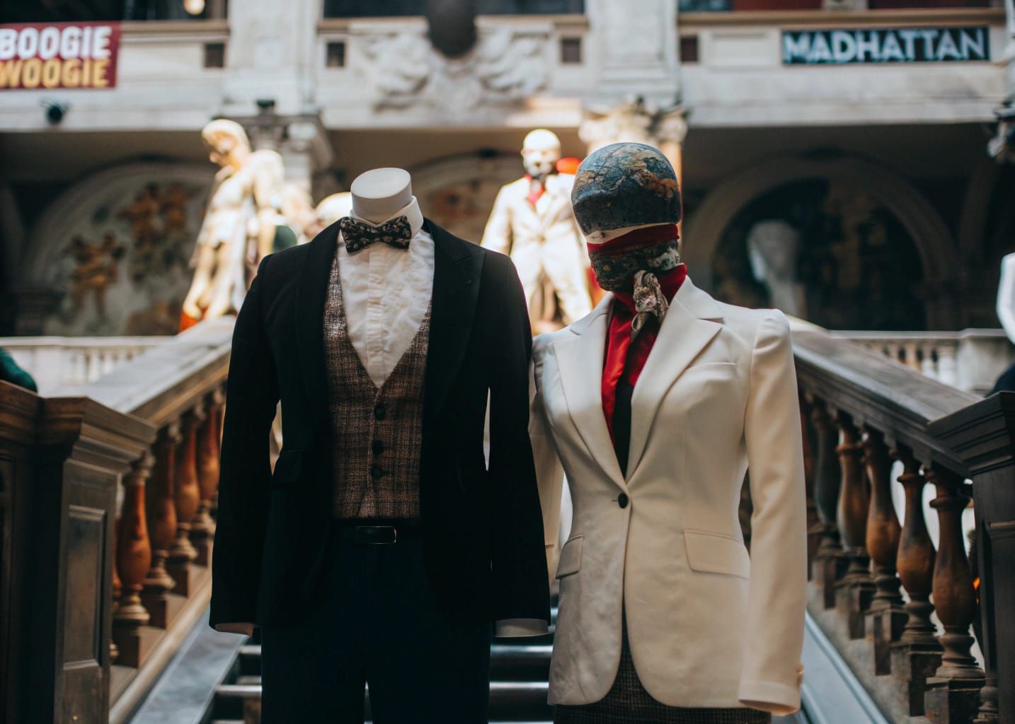 Architextual Couture Anthropomorphic Fashionhouse & Boogie W...