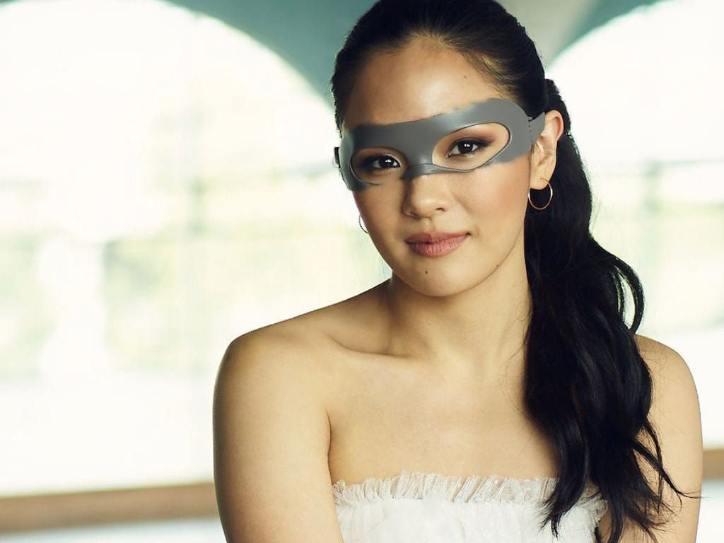 Rubber Blindfold in Vivid Detail