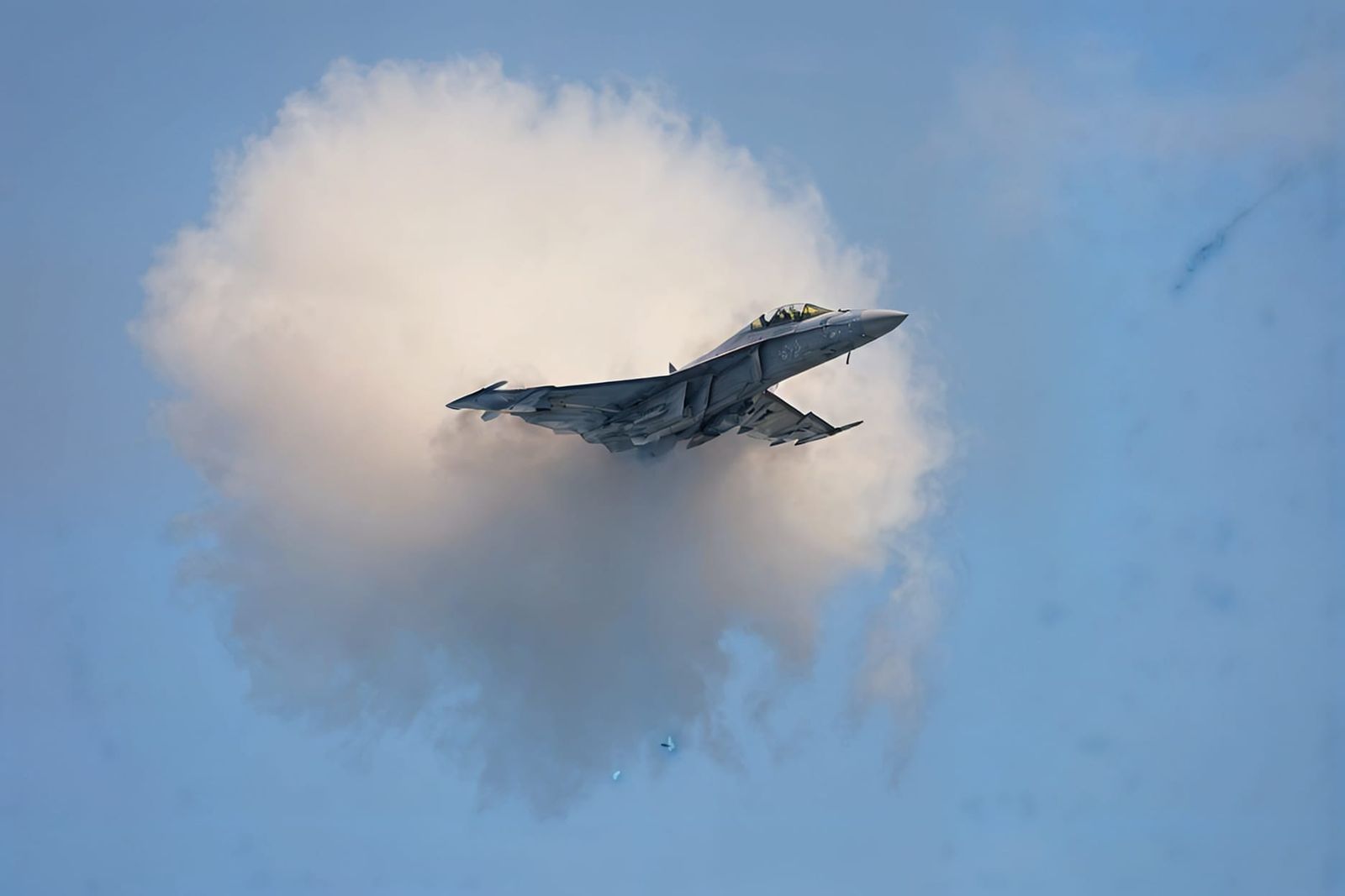 F-22 Raptor Creates Sonic Boom, Photorealistic