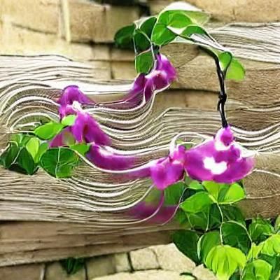 Elegant Flowing Flower Vine Design