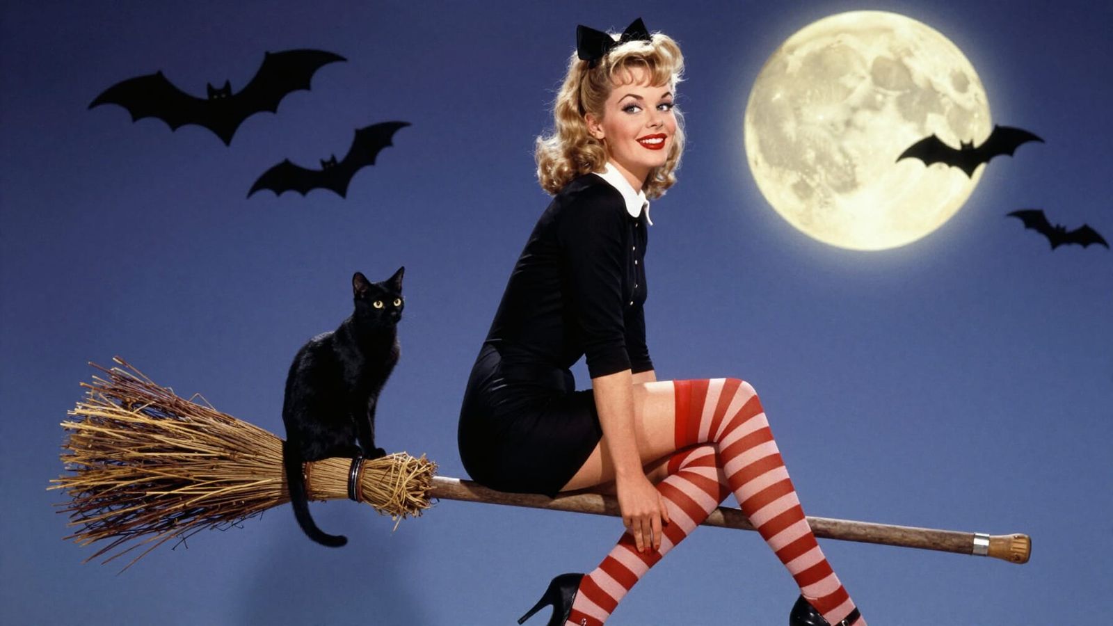 1950s Pin-Up Witch with Black Cat