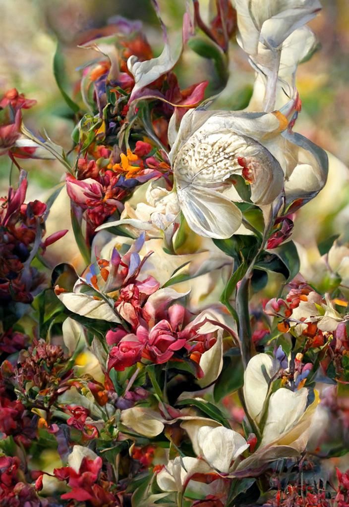 Hyperdetailed Flourishing Blooms in Organic Geometry