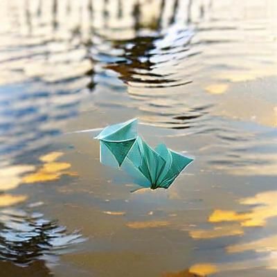 Floating Origami: Minimalist Digital Art