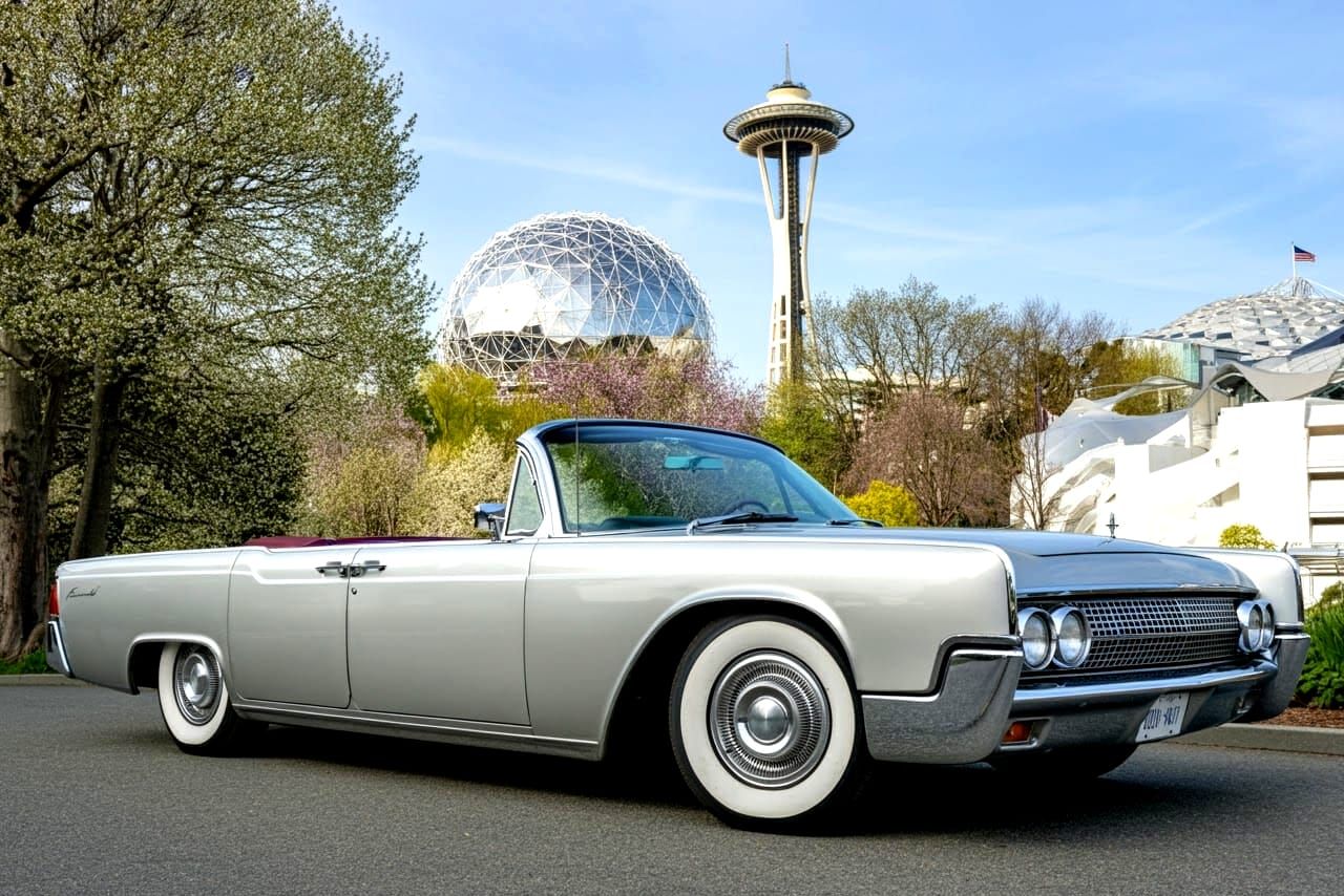 1961 Lincoln Continental at Seattle World's Fair