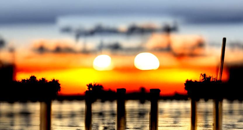 Golden Sunset Over Bay: Professional Photography