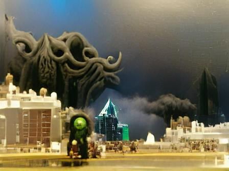 Cthulhu Looms Over Dark City