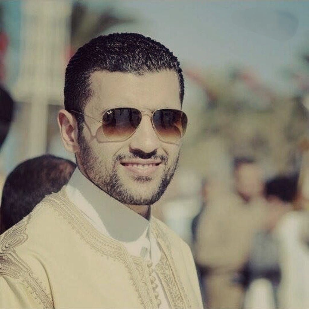 Simple Blue Sky Minimalist Image