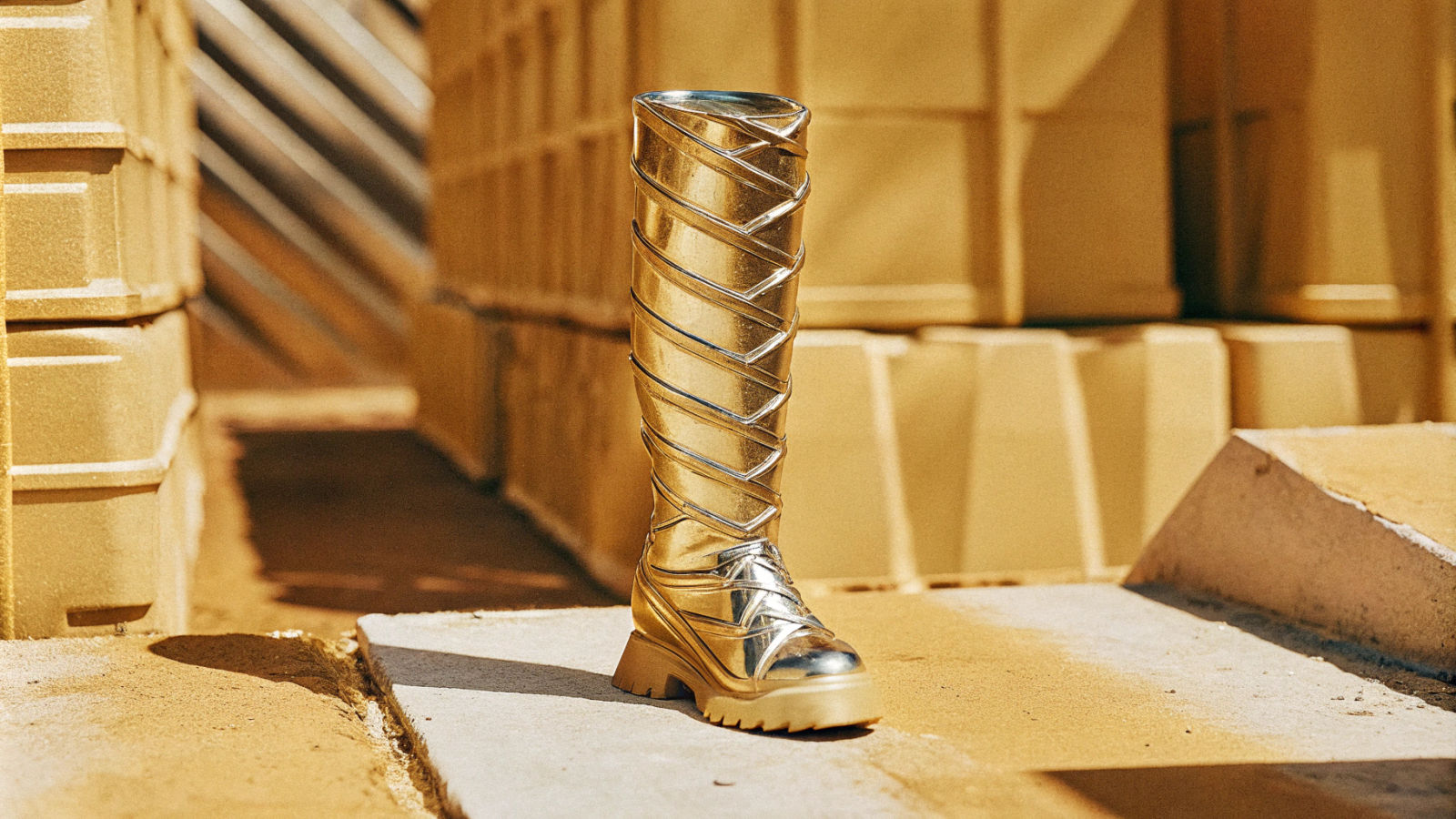 Surreal Dog Leg in Escher Junkyard