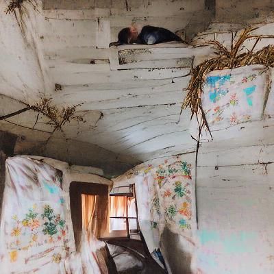 Abandoned Farmhouse: Weathered and Sturdy