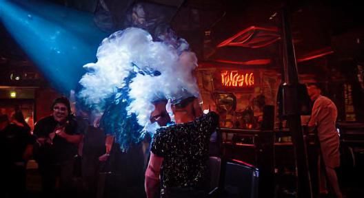 Bizarre Smoky Nightclub