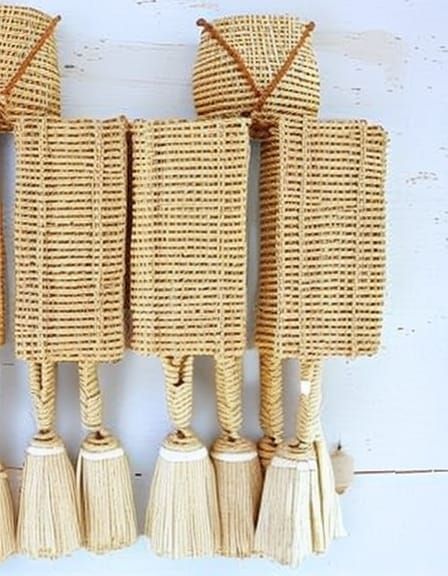 Anthropomorphic Corn Husk Dolls with Limbs