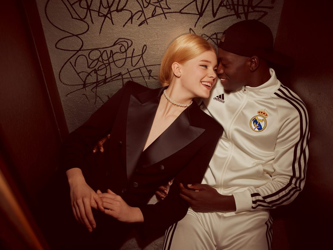 Passionate Encounter: Countess and Refugee in Love