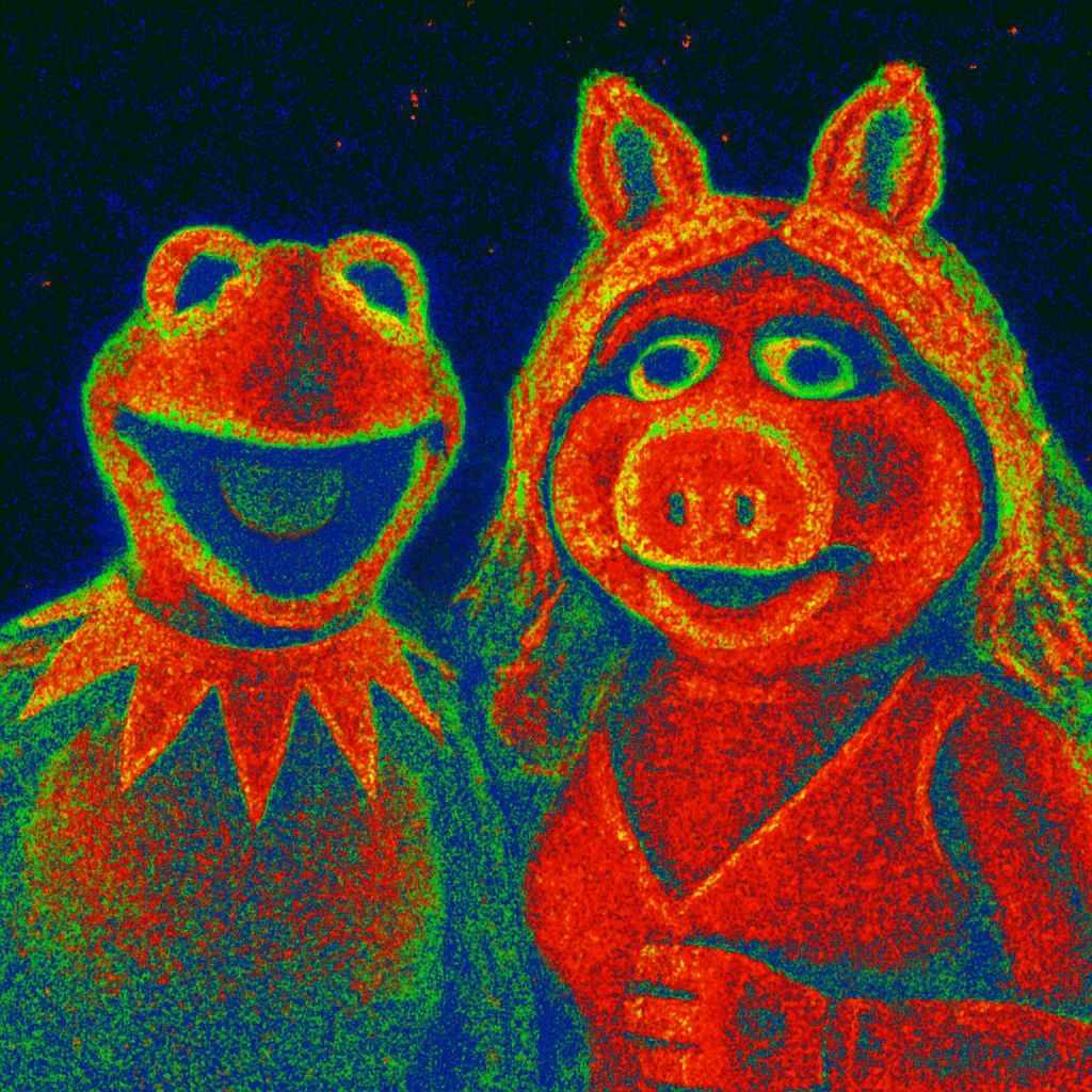 Kermit and Miss Piggy in Predator Thermal Vision