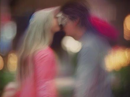 Romantic Kiss: A Moment of Connection