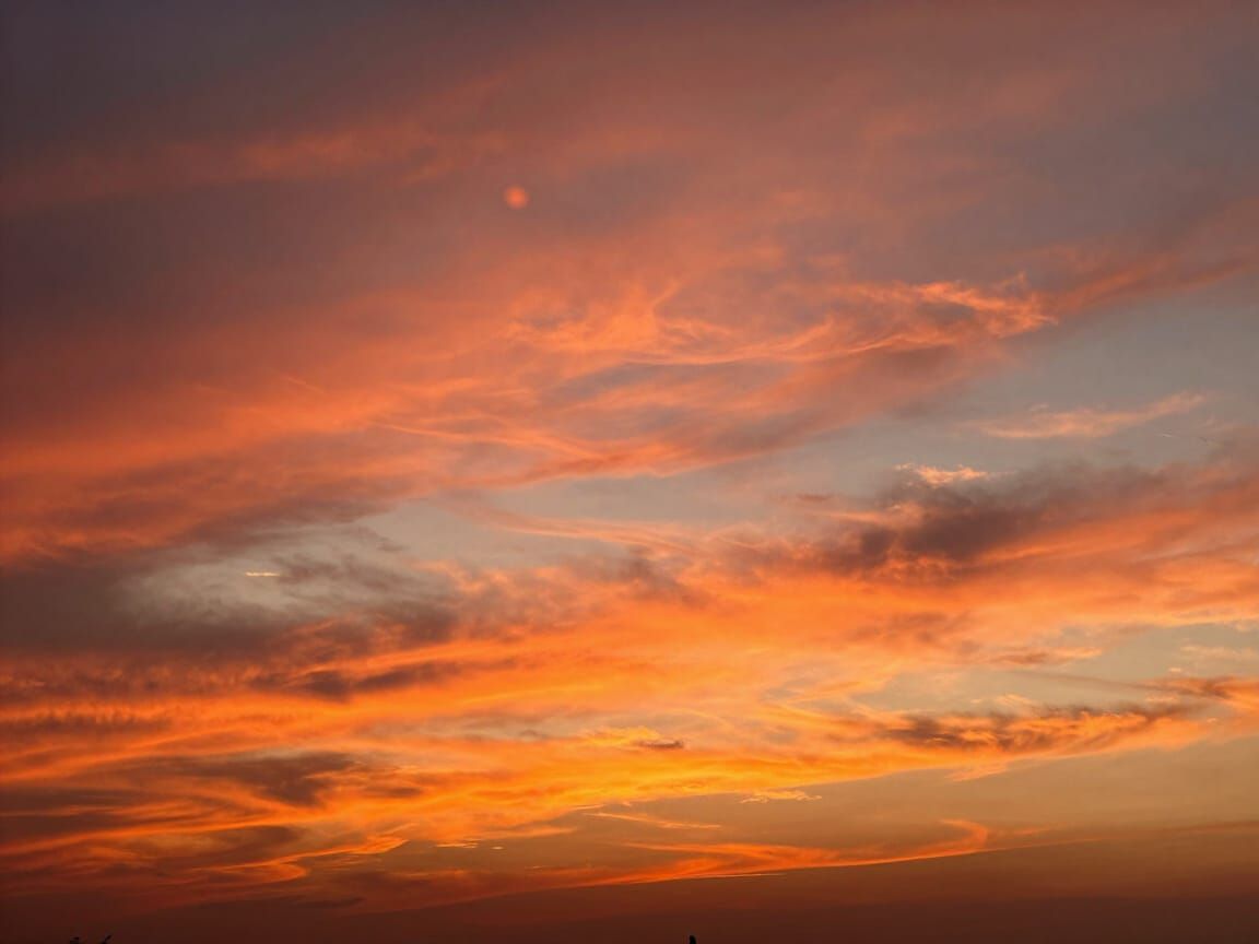 Vibrant Sunset with Glowing Horizon and Cinematic Lighting