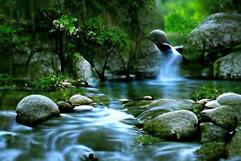 The Sound of Silence Visualized by AI