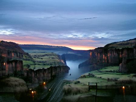 The Gorge at Dawn: A Stunning Sunrise