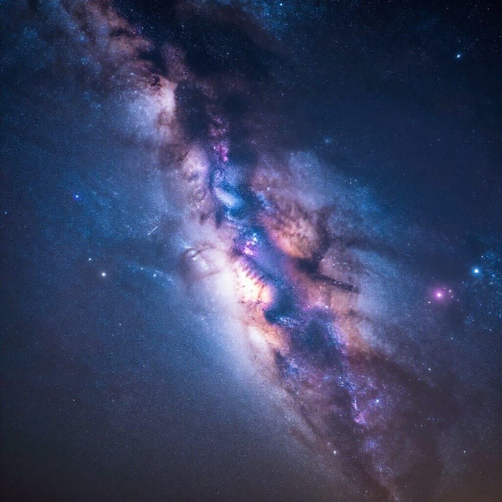 Milky Way Galaxy Captured in Stunning High-Resolution Photog...