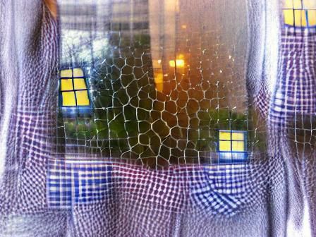 AI's Vision: A Simple Windowpane