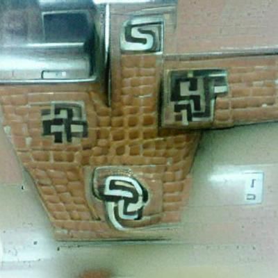 Eerie Halloween Decorations Create Uneasy Atmosphere