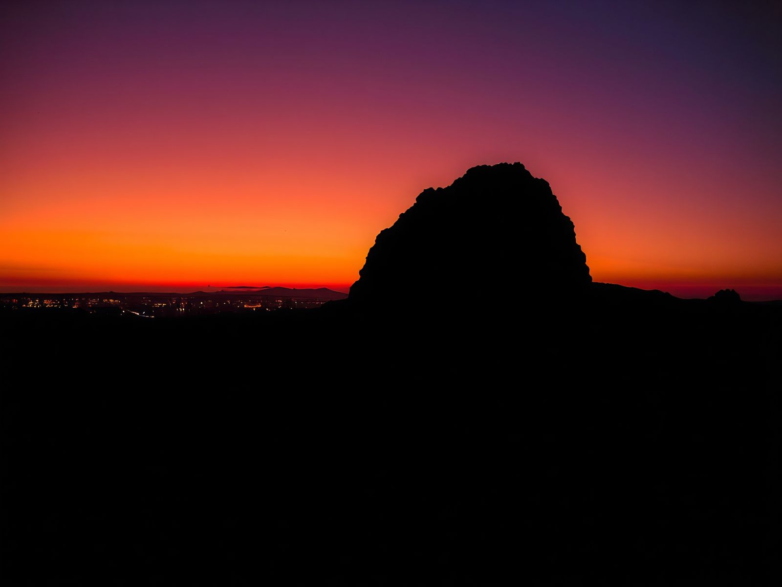 Chaotic Timelapse Structures at Dusk and Dawn