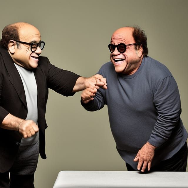 Danny DeVito and Jeff Goldblum Play RPS