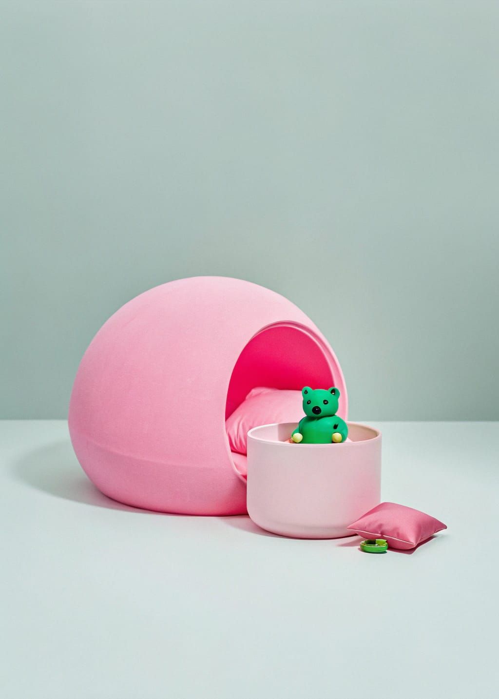 Hybrid Artificial Atmosphere, Private Universe, Lovenest, and a Small Green Bear