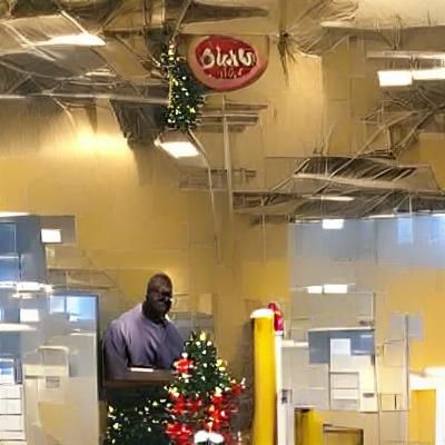 Shaq stuck at work on Christmas
