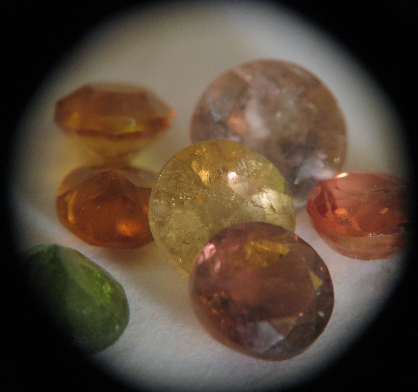 Yellow tourmaline with its cracks and pals