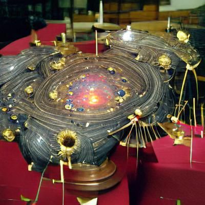 An epic model of the antique cosmos