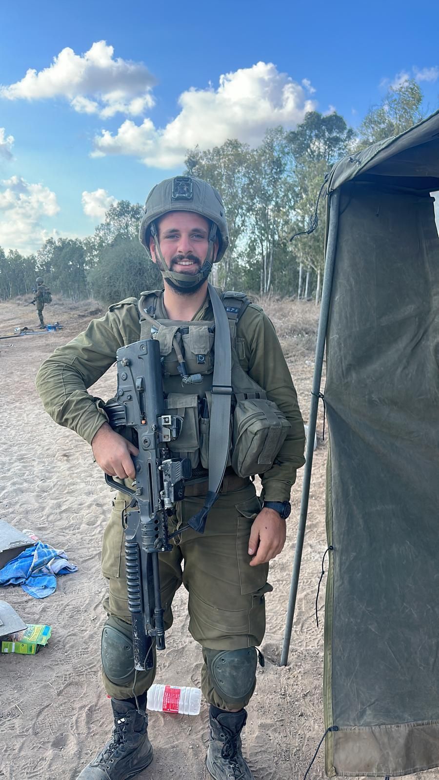 Soldier  with Israel  flag