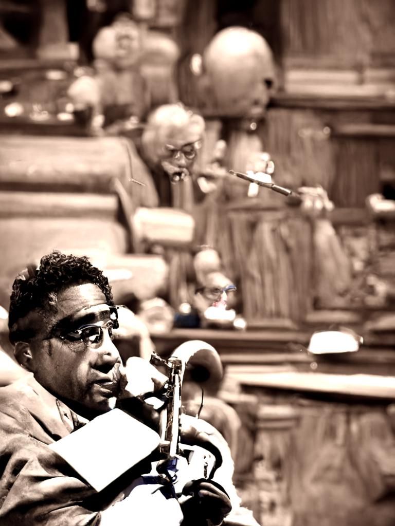 Dizzy Gillespie delivering testimony on the senate floor