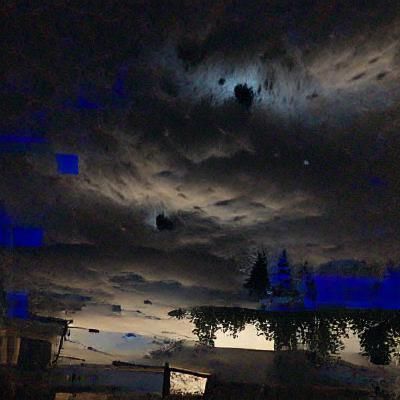 LOOK DAD... THEY GAVE THE SKY A "DARK MODE"...