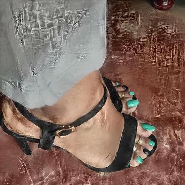 green nails feet