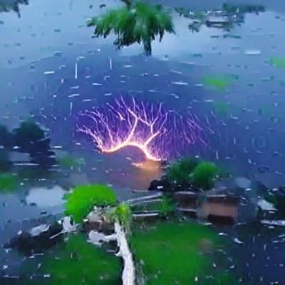 Powerful Lightning strike during a devastating storm 8K beau...