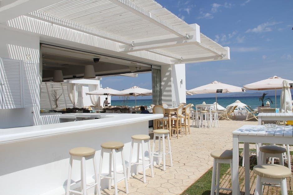Luxury Seaside Bar
