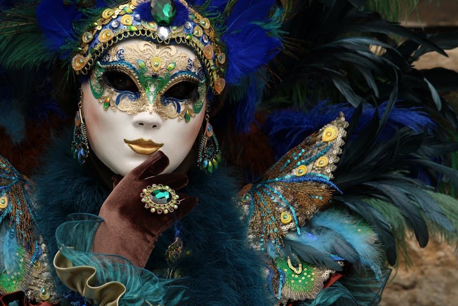 Beautiful tsarina Eudoxia young and thin in sarafan Blue and kokoshnik with long veil.