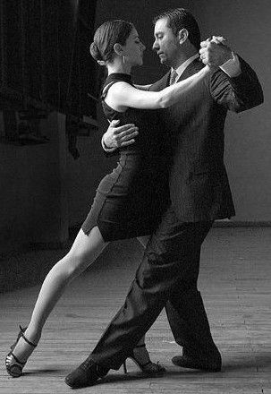 Couple Argentine tango dancers