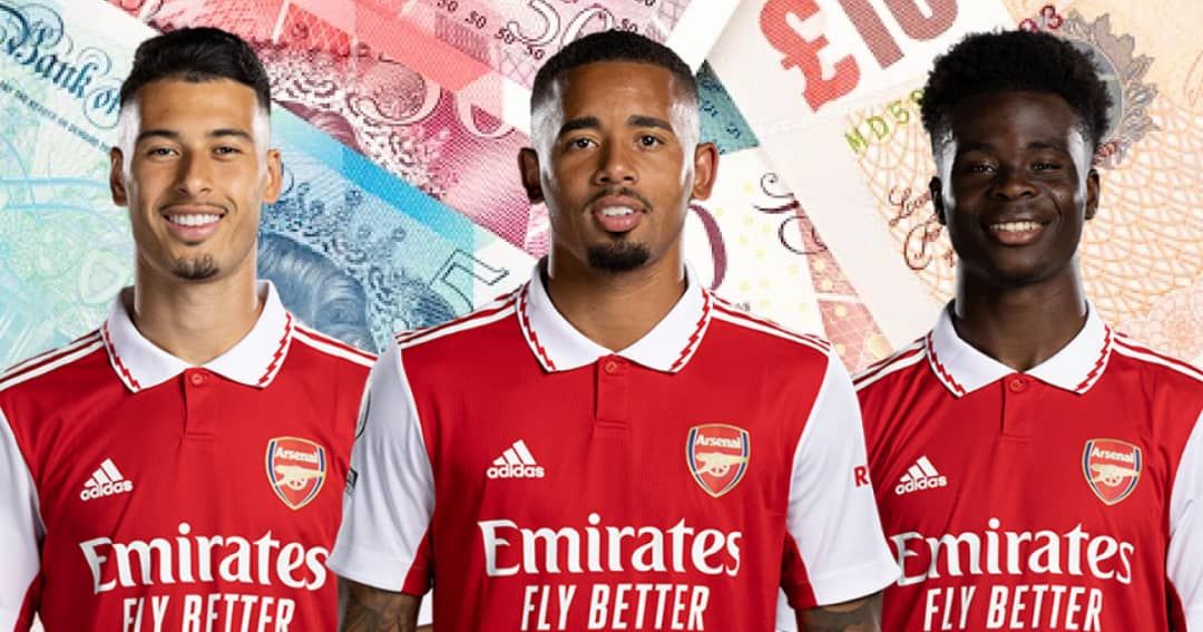 A bustling steampunk city square where intricate clockwork mechanisms and gears are partially obscured by vast, organic spiderwebs. Tiny, gl... - Start Image 1