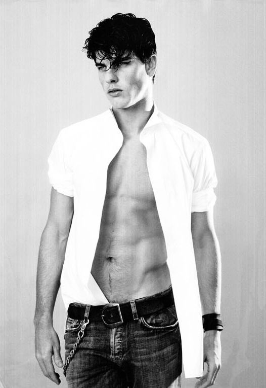 Full moon, reclining, prince arrogant night time 