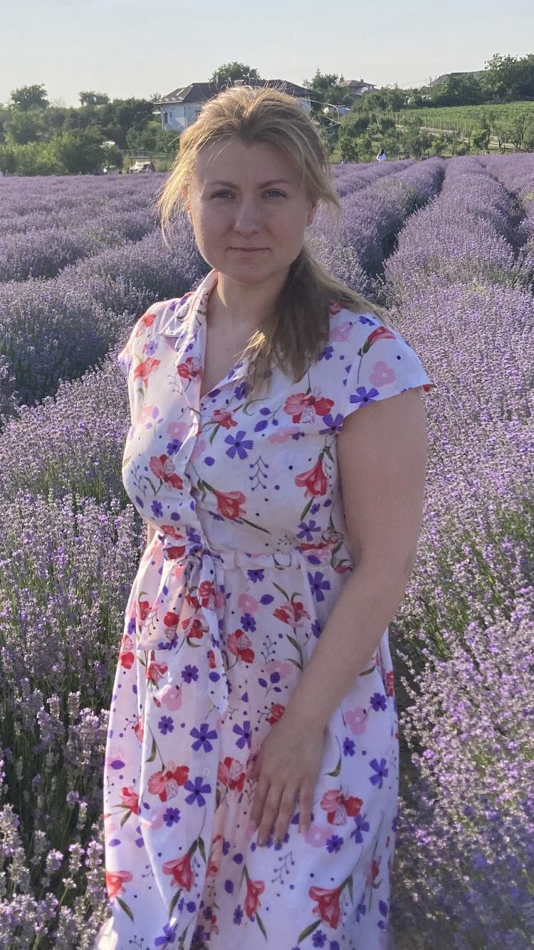 <lora:Ink Poet:1.0> сделай magic из фотографии 