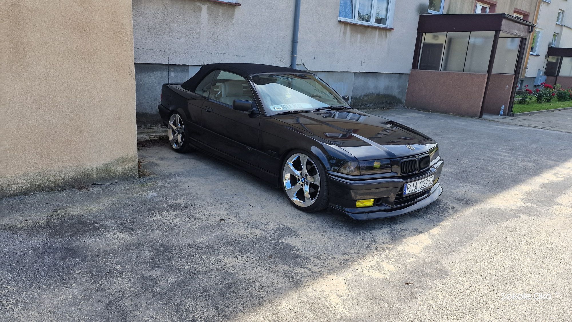 Change my E36 Black Convertible for Simpsons style. Leave colors original (black car) and chrome wheels styling 311