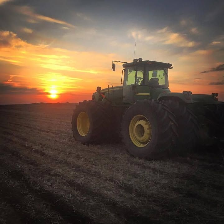 John Deer Reticulated Tractor 