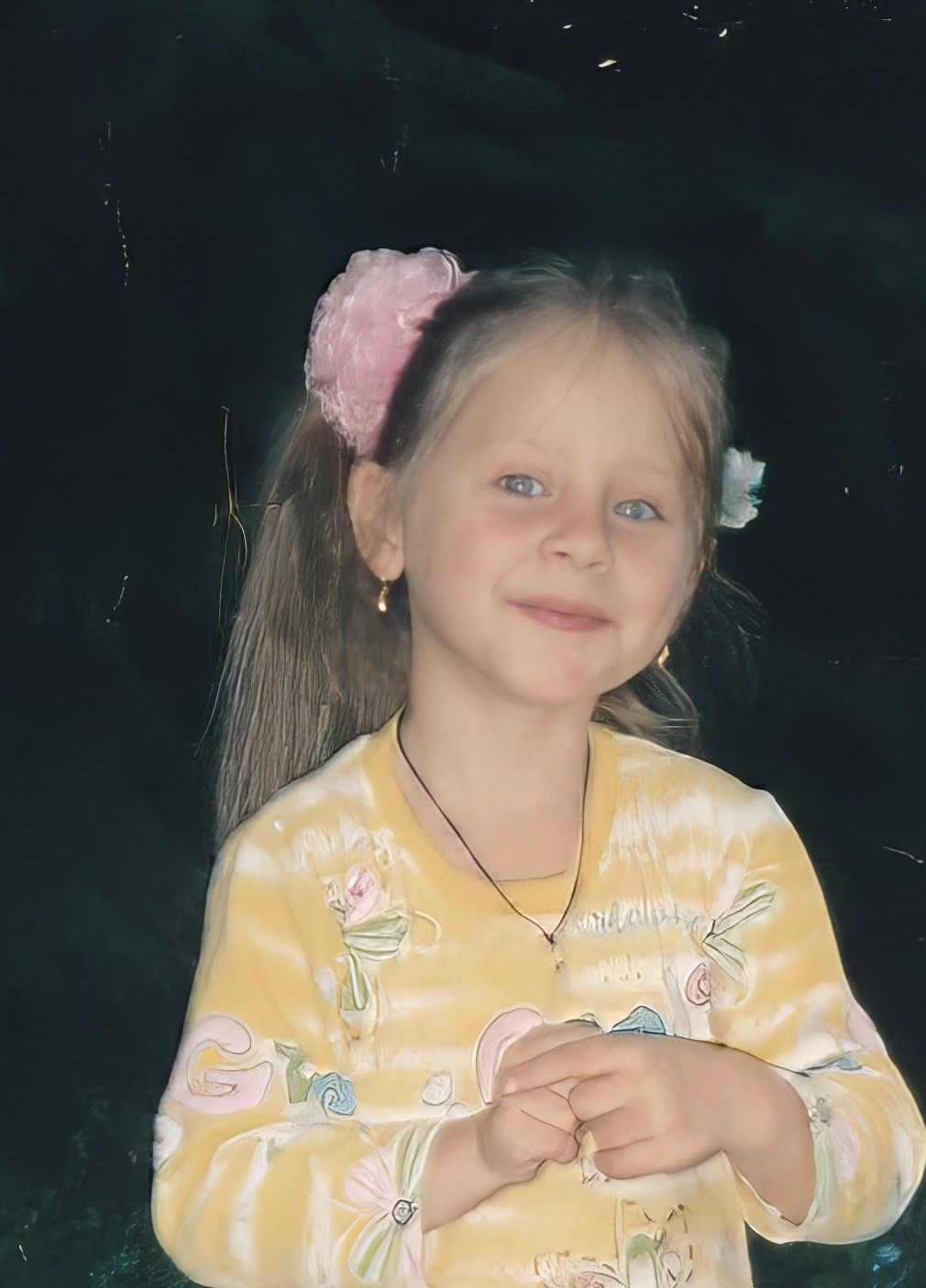 Minimalism, Pierre-Auguste Renoir, Digital Art, Dotted Line, Twilight, Horror, artstation trend, sharp focus, studio photo, intricate detail...