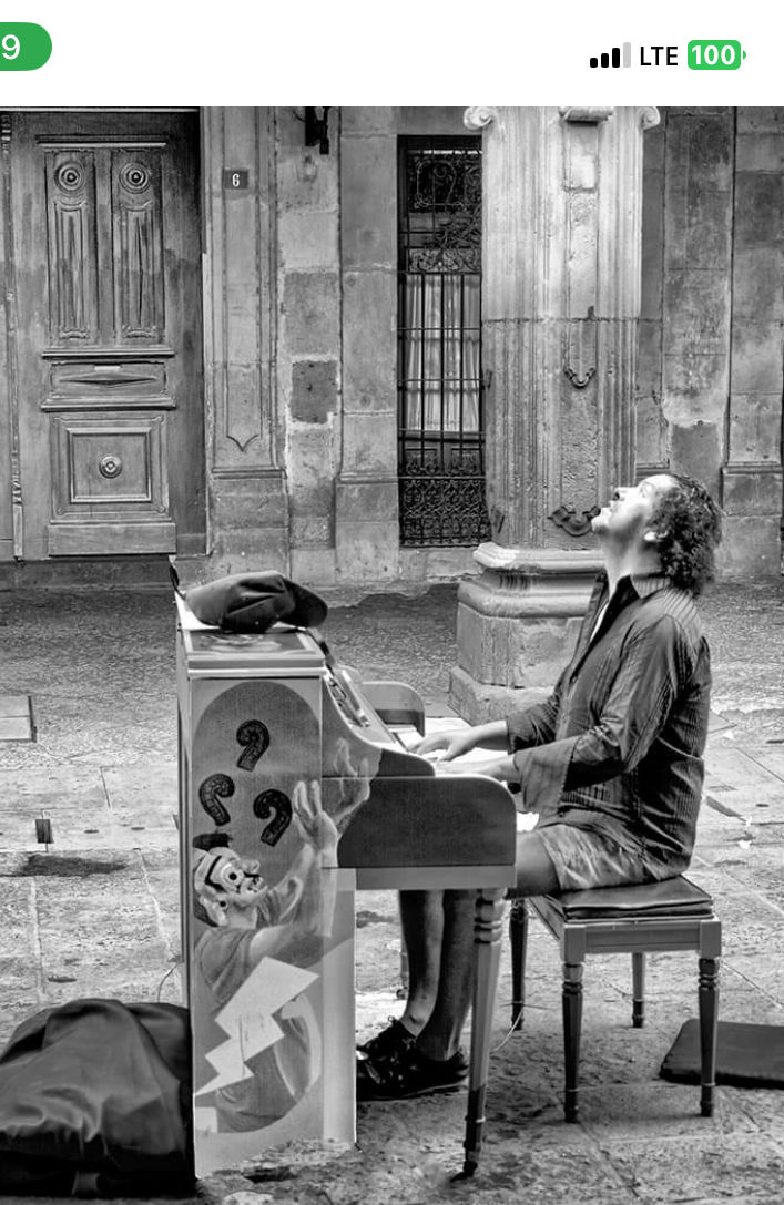 Street musician playing a piano, Van Gogh painting