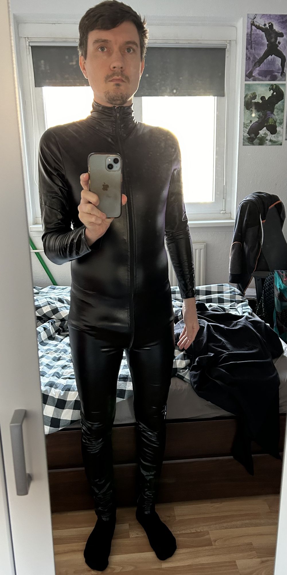 gasmask cat or Diven? 