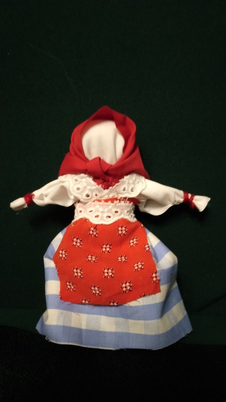 make a Russian-style picture, a doll in the background of the Slavic universe